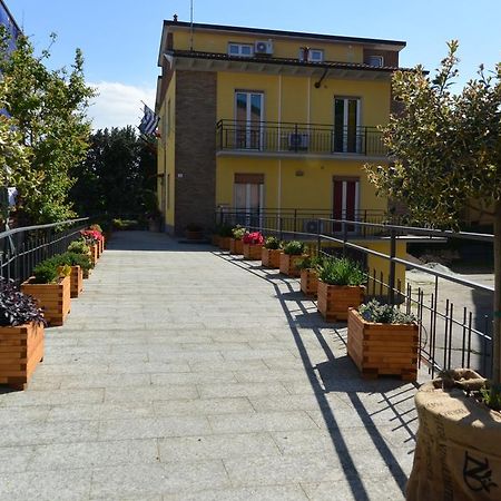Pavia Ostello Ngoại thất bức ảnh