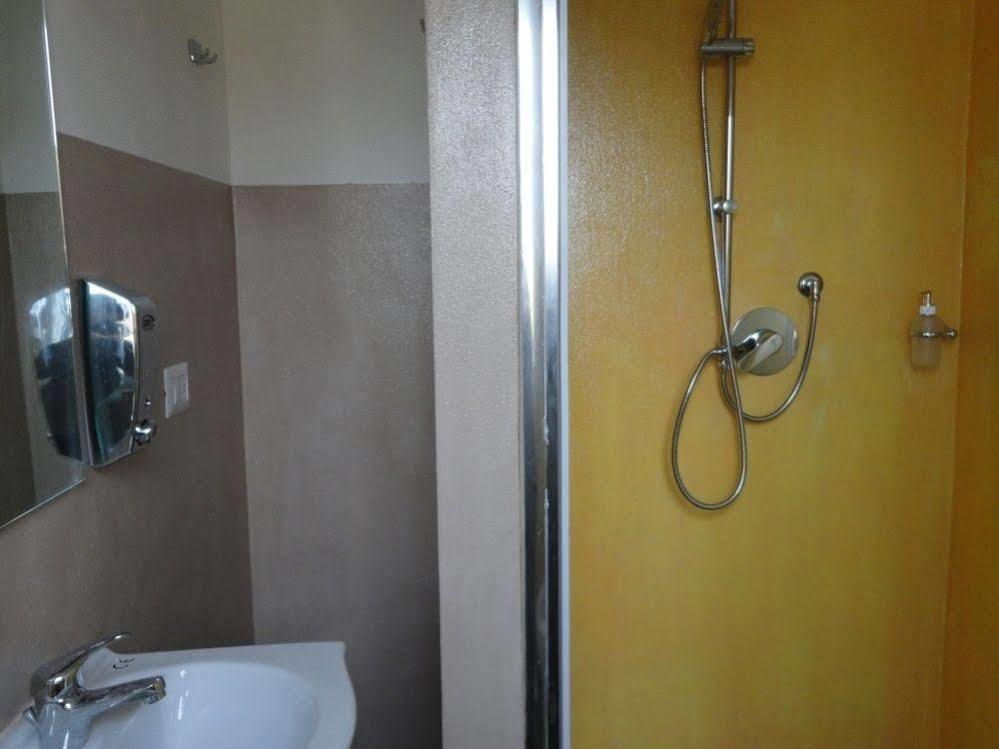 Pavia Ostello Ngoại thất bức ảnh