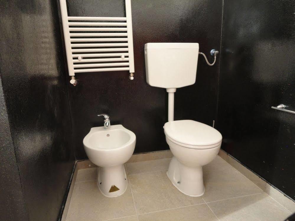 Pavia Ostello Ngoại thất bức ảnh